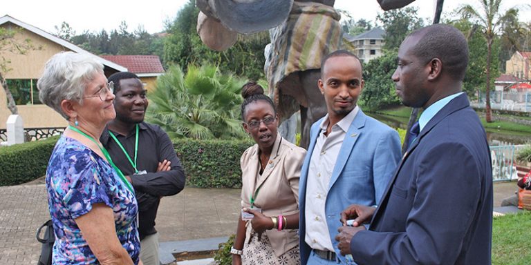 PHARMBIOTRAC Students discuss with Prof. Pamela J. Weathers